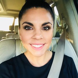 Meet your Posher, Renee